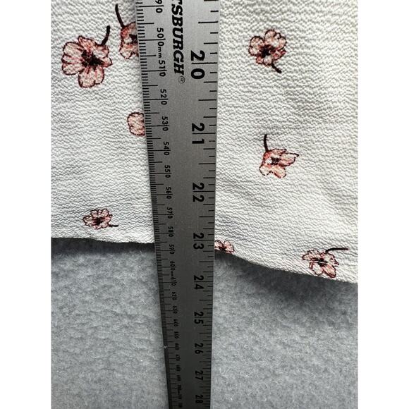 CeCe Womens Blouse Size XS White With Pink Flowers Button-Up NWT - Picture 6 of 10